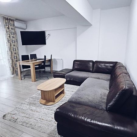 Apartament Dem Radulescu 3 Camere! Râmnicu Vâlcea Екстериор снимка