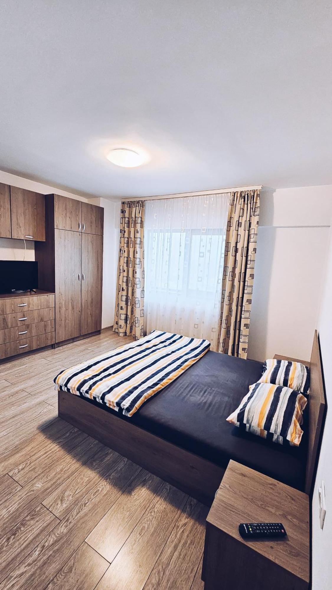 Apartament Dem Radulescu 3 Camere! Râmnicu Vâlcea Екстериор снимка